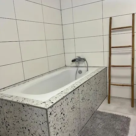 Dom Pri Jazere 23 Minut Od Bratislavy * Olgya
