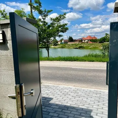 Dom Pri Jazere 23 Minut Od Bratislavy